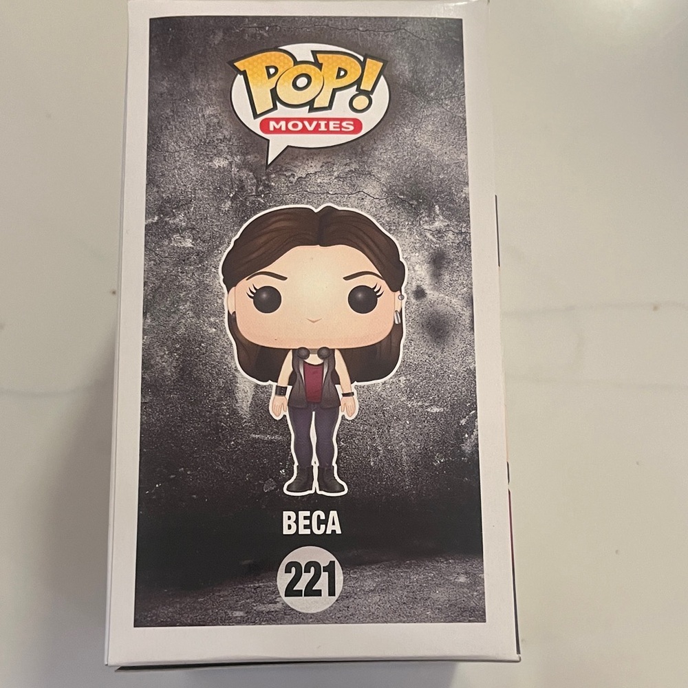 Funko Pop! Movies Beca Vinyl Figure - Picture 2 of 4